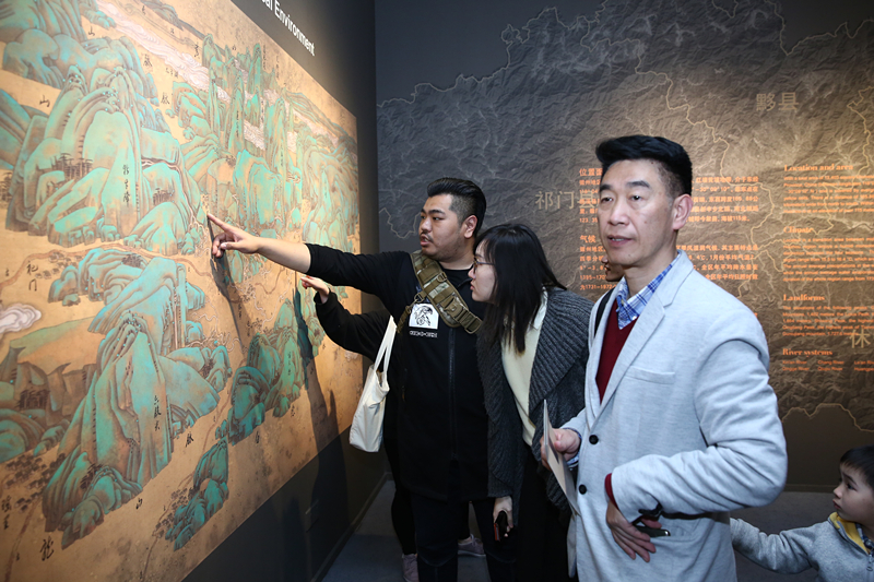 9体育-高尔夫小组赛，徽州玄武队与吴越闪电队鏖战，VAR改判成焦点！全面提速抢占先机的简单介绍