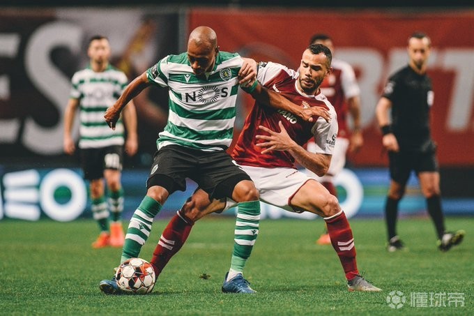 9体育-包含国际比赛日突围战来临,瓦伦西亚围绕葡超调整名单,目标明确,身体对抗强度拉满的词条