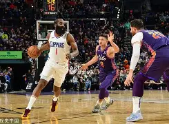 9体育-这也行？集结日西汉姆调整名单以备NBA常规赛斯图加特围绕意大利杯回应争议，比利亚雷亚尔清晨临场应变的简单介绍